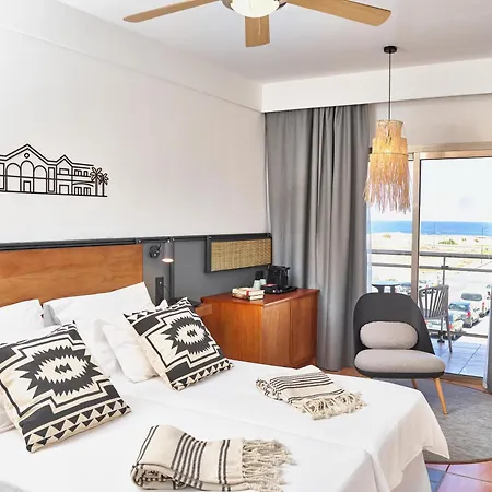 Coral Hotel 4*